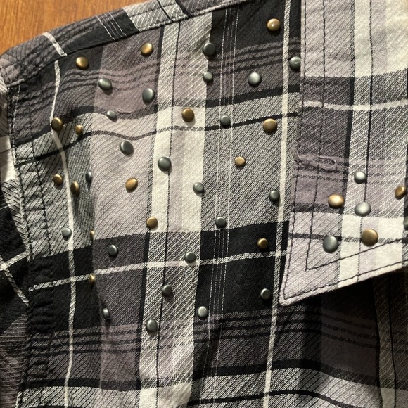 Maurice’s- Black White and Gray Plaid Blouse - Picture 3 of 8